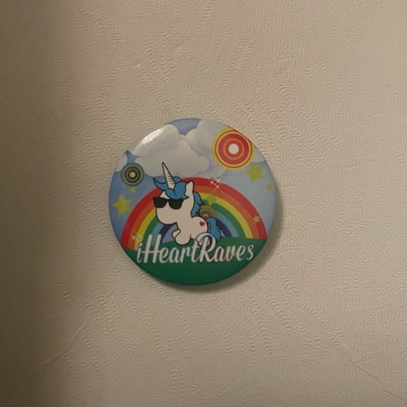Raver Pin - Picture 1 of 3